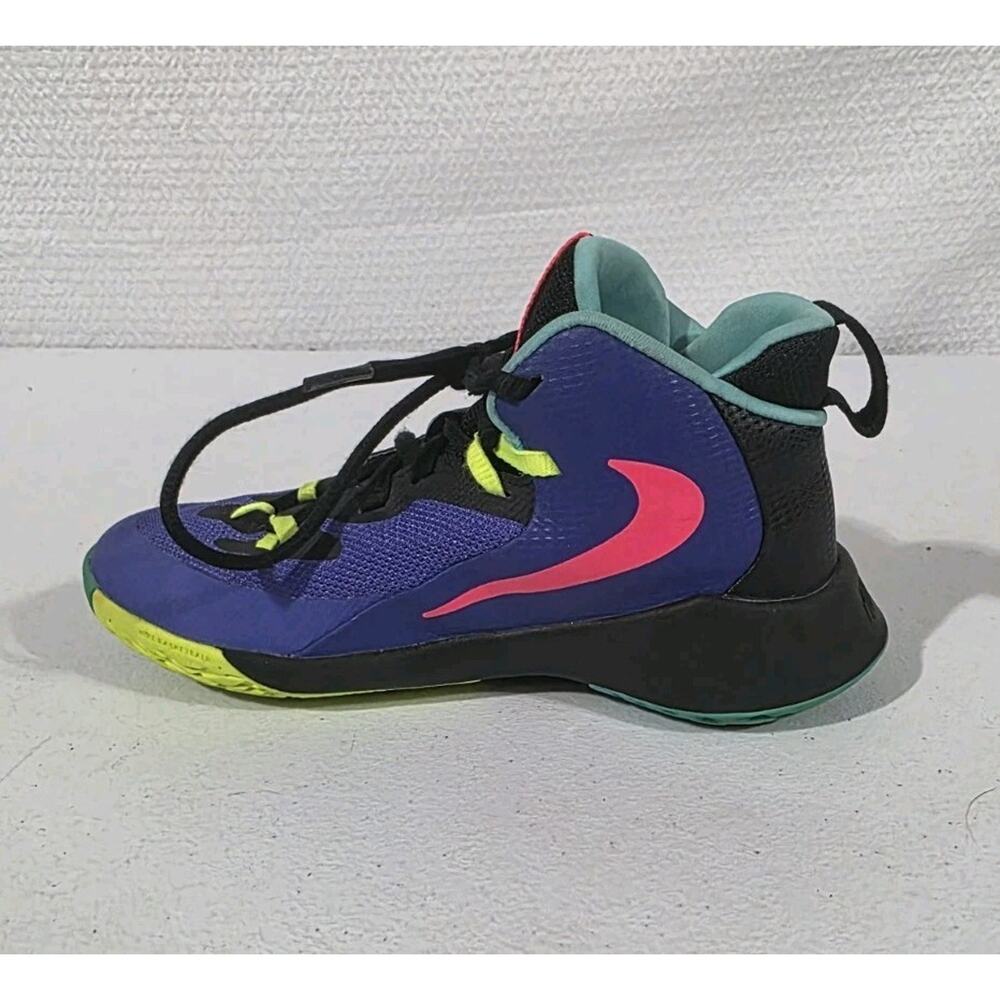 NIke Future Court 3 Basketball Shoes Purple Pink Teal AJ2615-500 Youth Size 2 - Picture 3 of 10